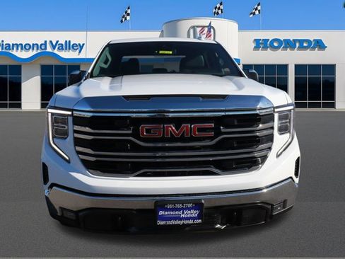 Used 2024 GMC Sierra 1500 SLT image 2