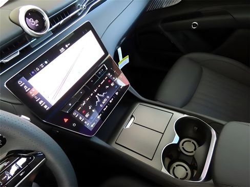 New 2024 Maserati Grecale GT image 31