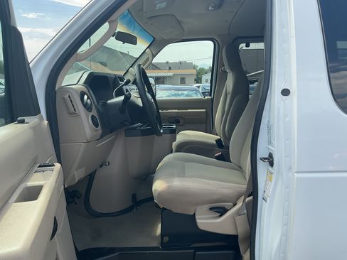 Used 2009 Ford E-350 and Econoline 350 XLT RWD image 15