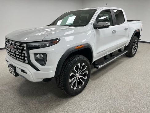 Used 2023 GMC Canyon Denali AWD/4WD image 4