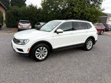 Used 2018 Volkswagen Tiguan SE w/ Panoramic Sunroof Package image 4