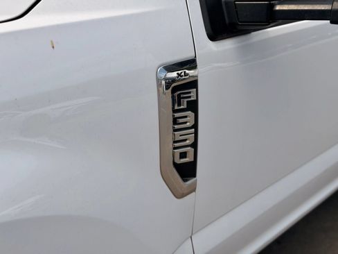 Used 2022 Ford F350 XL w/ Power Equipment Group RWD image 4