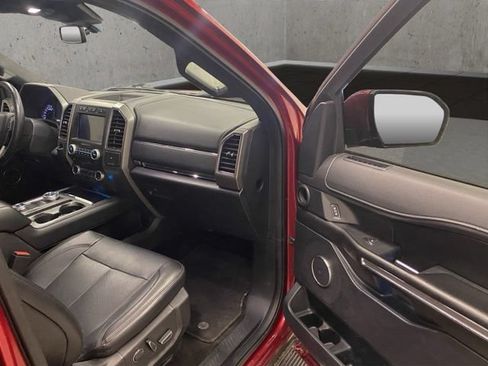 Used 2018 Ford Expedition XLT w/ Equipment Group 202A AWD/4WD image 20