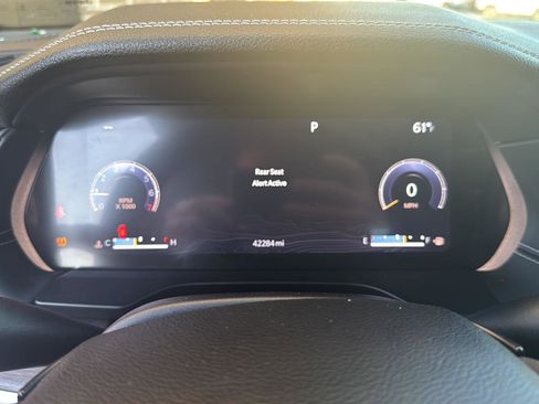 Used 2023 Jeep Grand Cherokee Limited w/ Black Appearance Package image 16