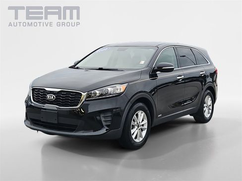 Used 2020 Kia Sorento LX image 3