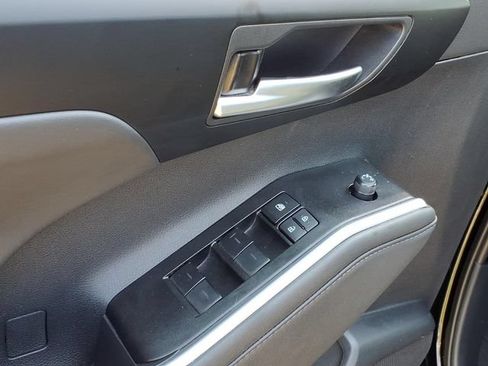Used 2026 Toyota Highlander XLE AWD/4WD image 16