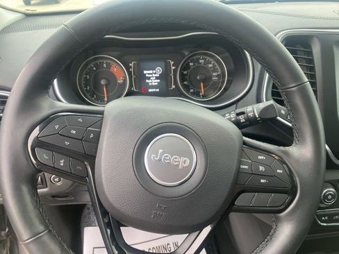 Certified 2019 Jeep Cherokee Latitude Plus AWD/4WD image 15