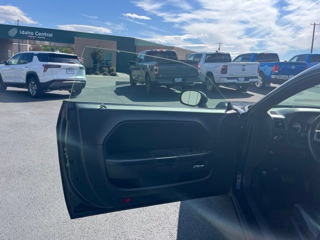 Used 2014 Dodge Challenger SXT Plus RWD image 28