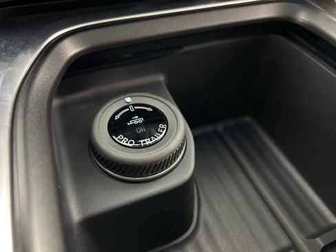 New 2026 Ford Expedition Active image 18