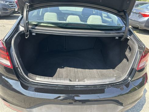 Used 2019 Hyundai Elantra SE FWD image 10