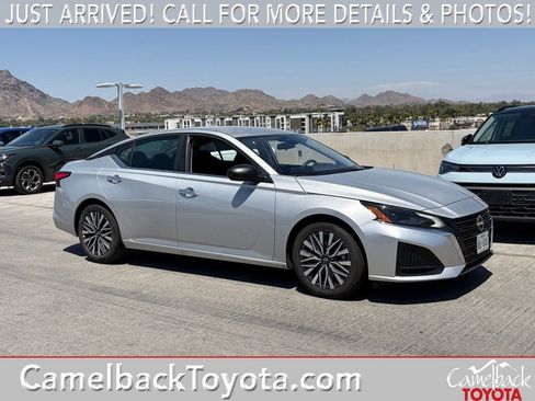 Used 2025 Nissan Altima 2.5 SV FWD image 1