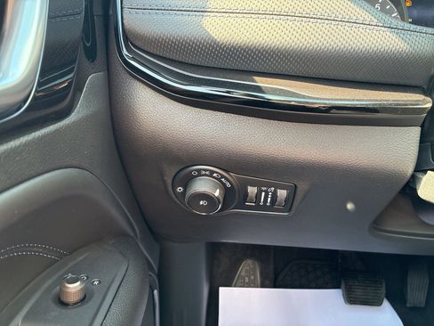 New 2026 Jeep Compass Latitude w/ Sun and Sound Group AWD/4WD image 28