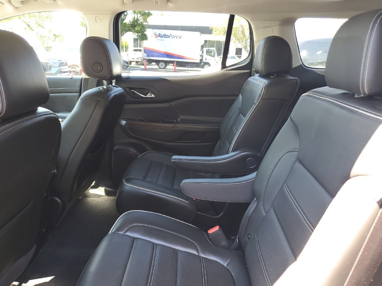 Used 2023 GMC Acadia Denali w/ Denali Ultimate Package FWD image 10