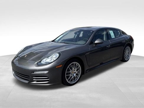 Used 2016 Porsche Panamera 4 AWD/4WD image 3