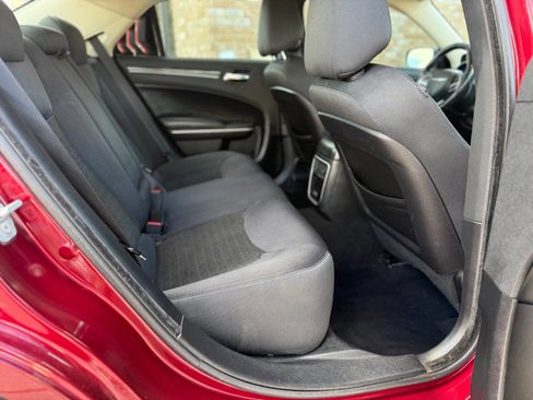 Used 2019 Chrysler 300 Touring w/ Sport Appearance Package image 12