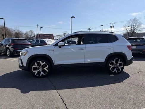 Used 2023 Volkswagen Taos SEL AWD/4WD image 3