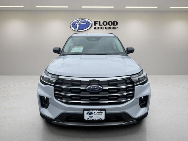 New 2026 Ford Explorer Active w/ Active Comfort Package AWD/4WD image 2