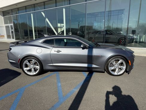 Used 2019 Chevrolet Camaro SS RWD image 9