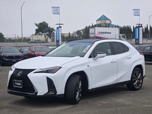 Used 2024 Lexus UX 250h F Sport FWD image 3