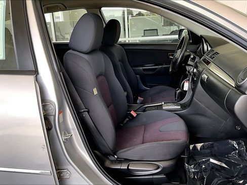 Used 2005 MAZDA MAZDA3 s FWD image 29