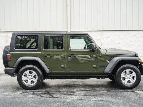 Used 2022 Jeep Wrangler Unlimited Sport image 7