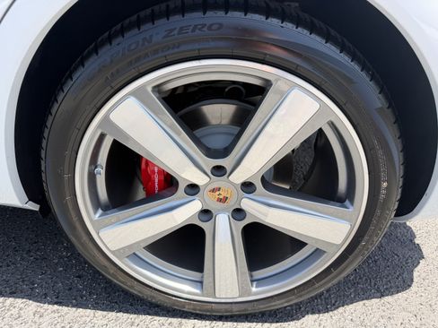 New 2026 Porsche Cayenne S AWD/4WD image 9