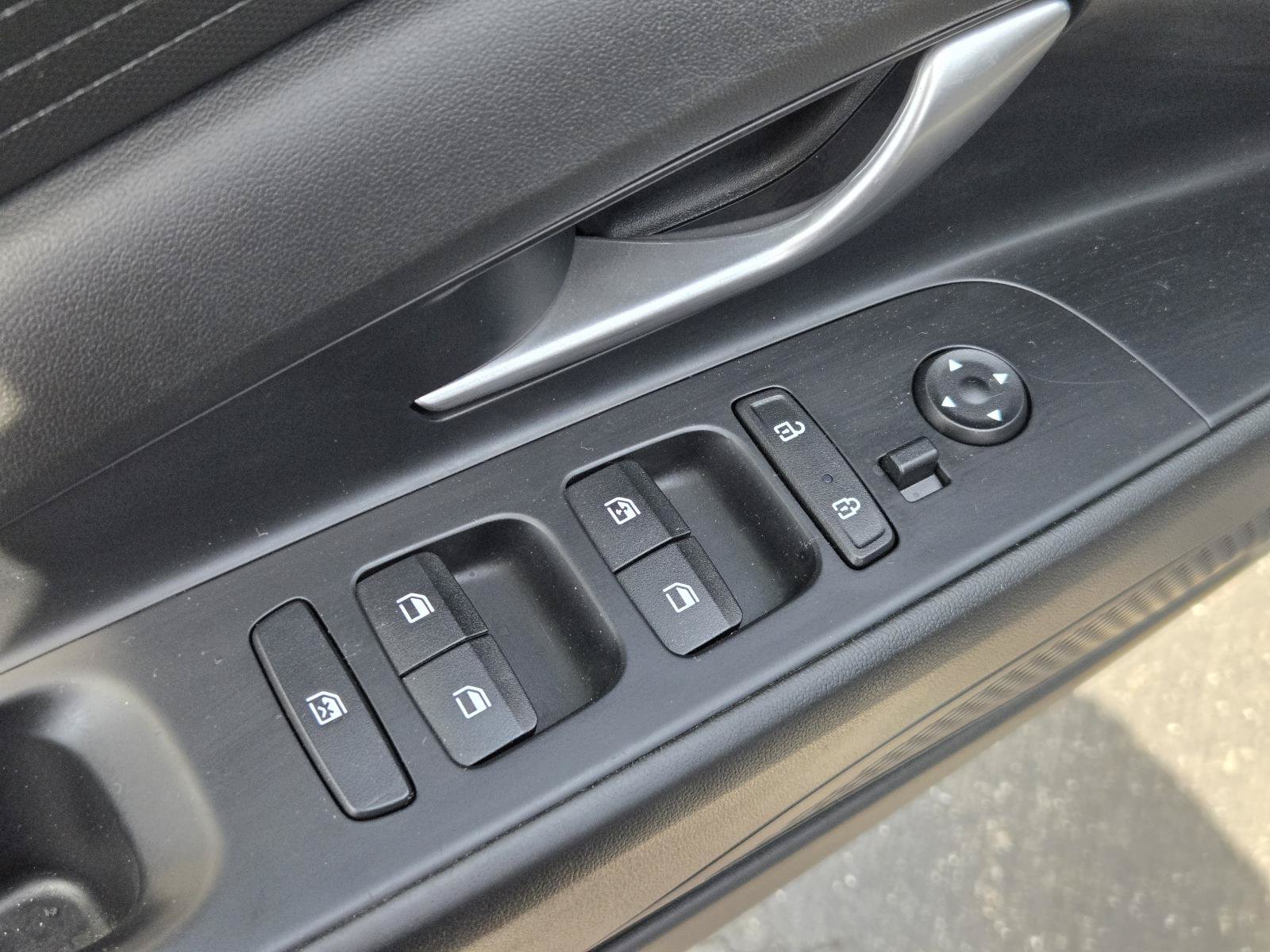 Used 2022 Hyundai Elantra SEL FWD image 20
