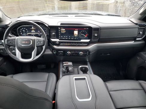 Used 2022 GMC Sierra 1500 SLT w/ SLT Premium Plus Package AWD/4WD image 9