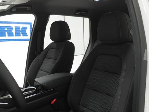 New 2026 Chevrolet Equinox LT w/ Safety and Technology Package FWD image 16