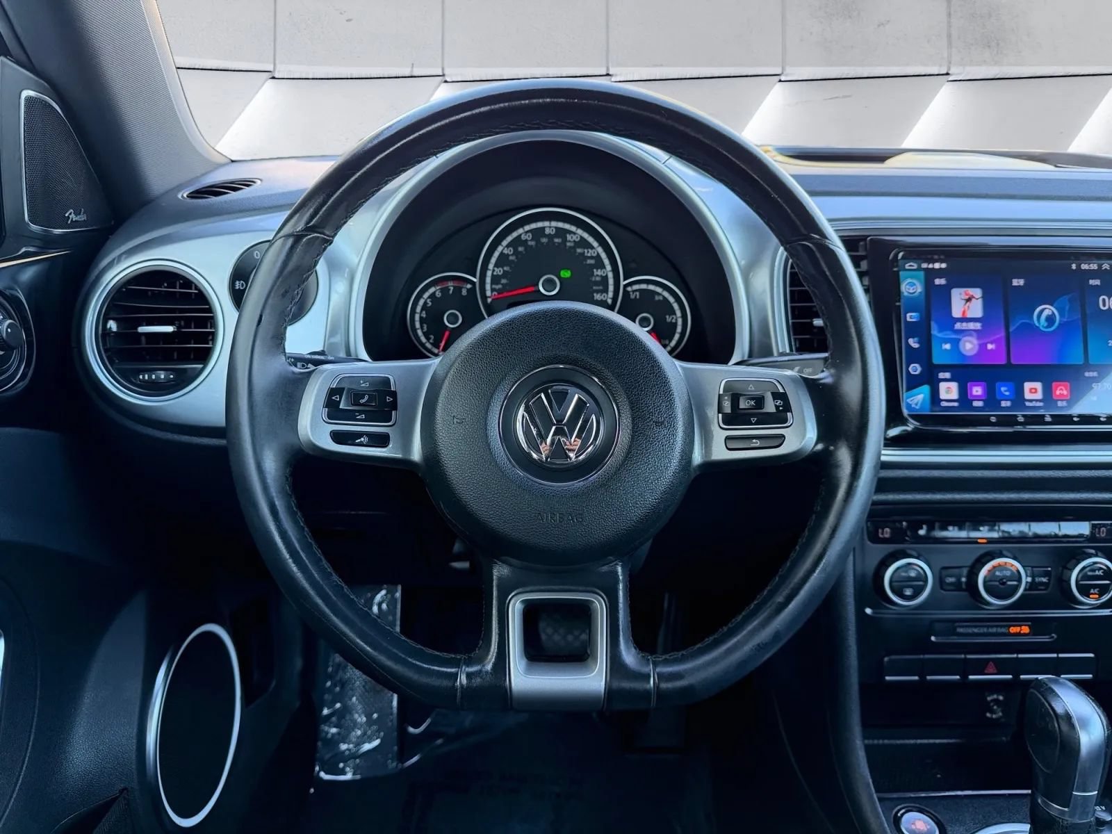 Used 2014 Volkswagen Beetle 1.8T FWD image 15