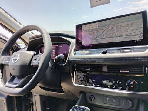 New 2025 Nissan Rogue SL image 17