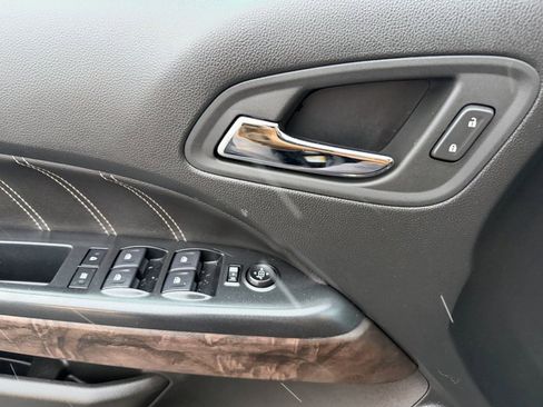 Used 2022 GMC Canyon Denali image 9