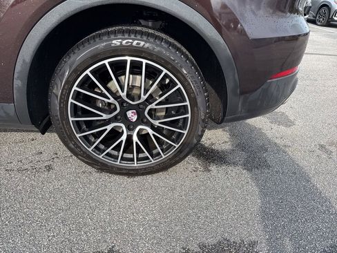Used 2019 Porsche Cayenne AWD/4WD image 6