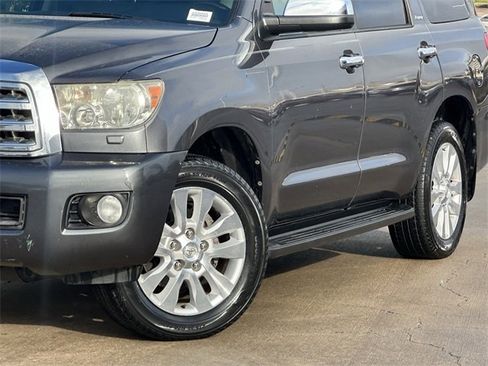 Used 2016 Toyota Sequoia Platinum image 3