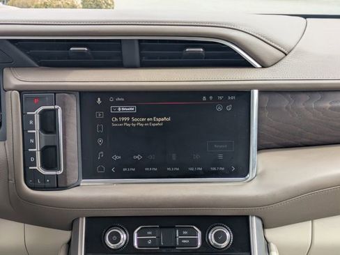 Used 2023 GMC Yukon XL Denali w/ Denali Reserve Package image 21