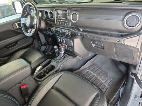 Used 2022 Jeep Wrangler Unlimited Rubicon 4xe w/ Dual Top Group AWD/4WD image 14