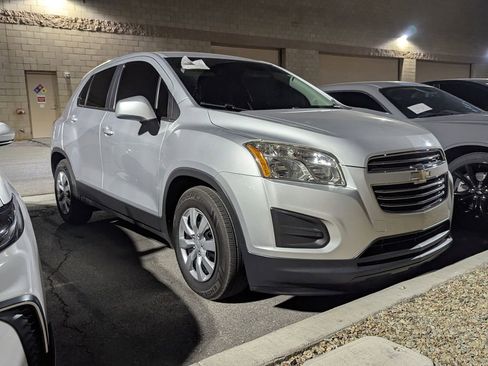 Used 2016 Chevrolet Trax LS w/ LPO, Cargo Package FWD image 3