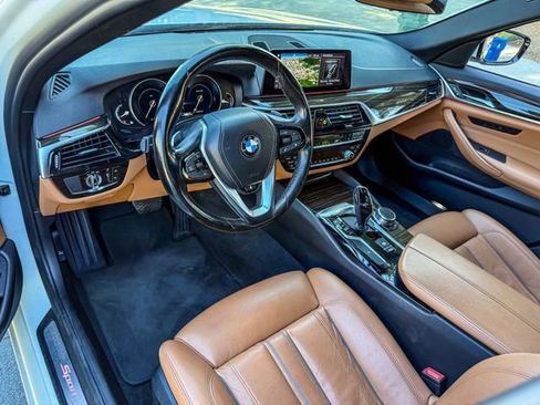 Used 2019 BMW 530i w/ Convenience Package image 5
