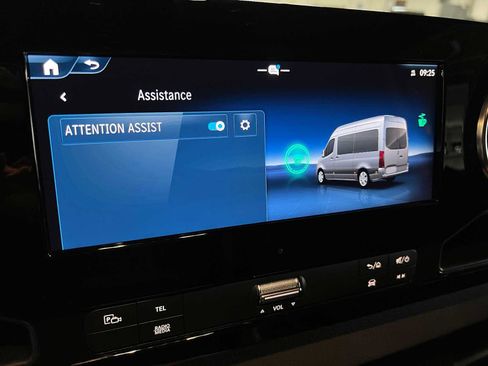 Used 2025 Mercedes-Benz Sprinter 2500 image 32