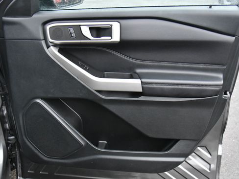 Used 2023 Ford Explorer XLT w/ Equipment Group 202A image 44