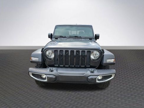 Used 2023 Jeep Gladiator Sport image 2