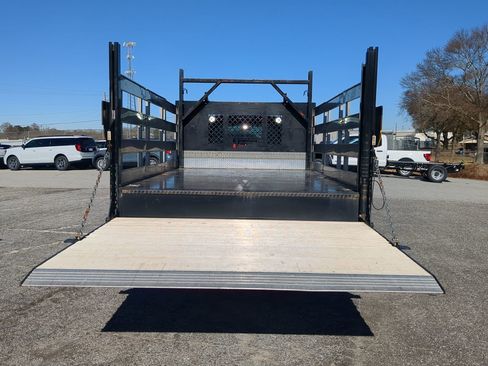 Used 2021 RAM 5500 Tradesman w/ Chrome Appearance Group image 11