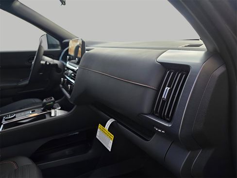 New 2025 Nissan Pathfinder Rock Creek image 18