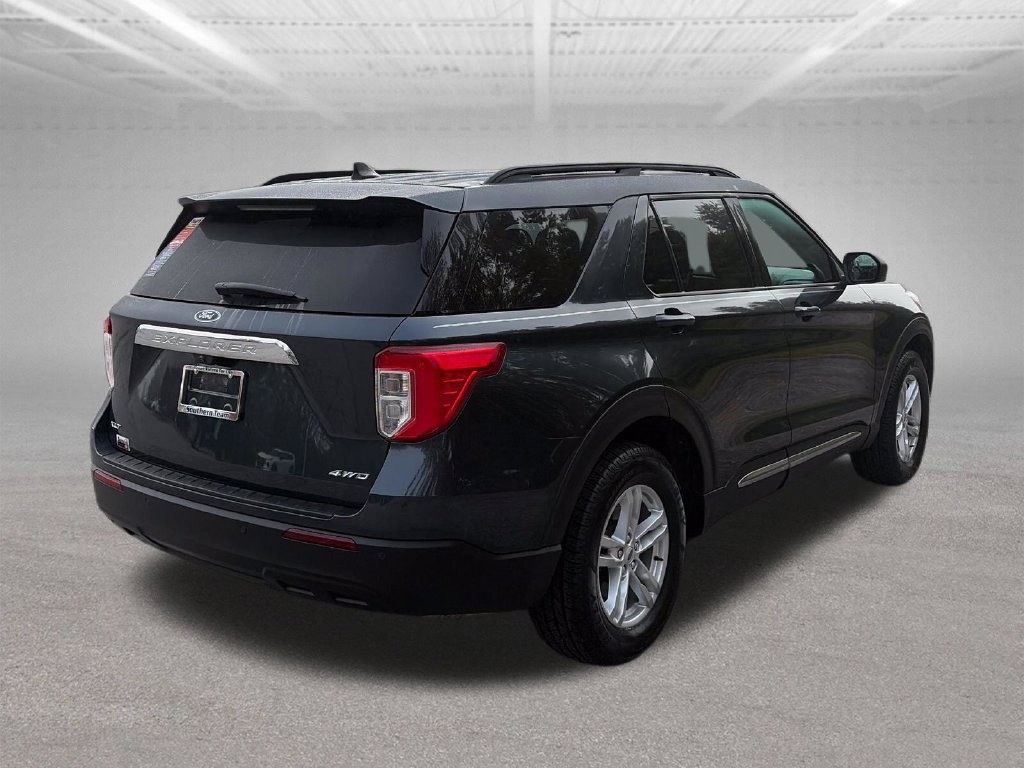 Used 2023 Ford Explorer XLT AWD/4WD image 6