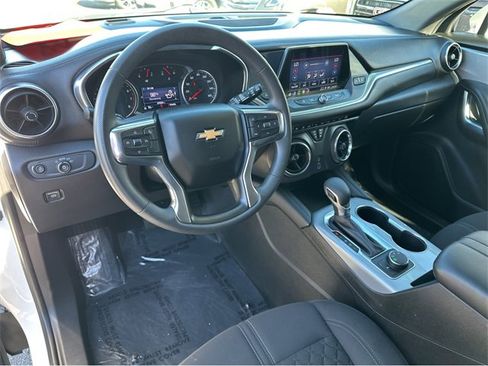 Certified 2022 Chevrolet Blazer LT w/ LPO, Black Accent Package image 7