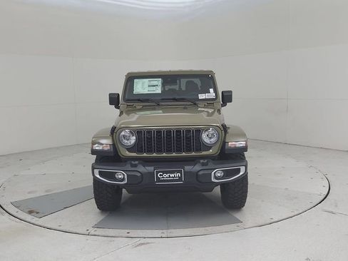 New 2025 Jeep Gladiator Sport image 6