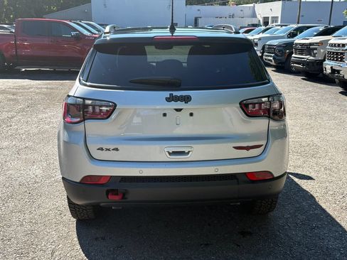 Used 2025 Jeep Compass Trailhawk AWD/4WD image 6