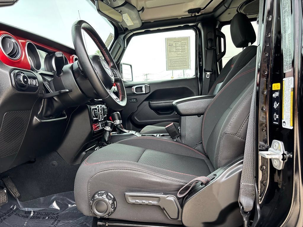 Used 2022 Jeep Wrangler Unlimited Rubicon AWD/4WD image 11