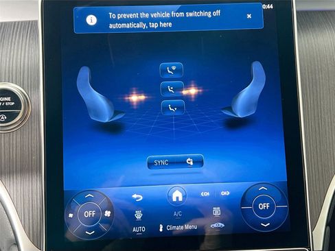 Used 2025 Mercedes-Benz GLC 300 4MATIC image 16