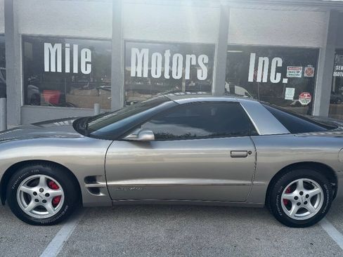Used 2000 Pontiac Firebird Coupe w/ Opt Pkg RWD image 8